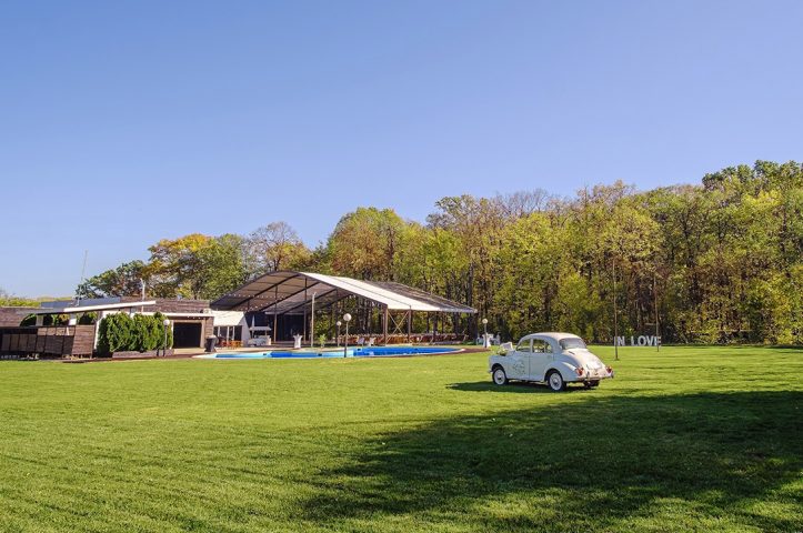Locatiile TreeHouse - locatii de nunti in aer liber in natura - top locatii de nunta la padure-piscina