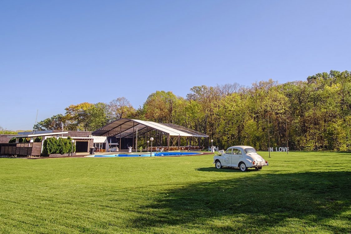 Locatiile TreeHouse - locatii de nunti in aer liber in natura - top locatii de nunta la padure-piscina