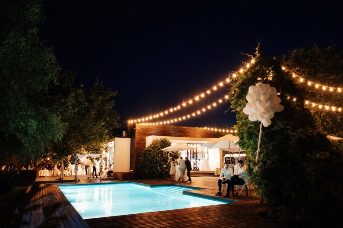 Locatiile TreeHouse - locatii de nunti in aer liber in natura - top locatii de nunta la padure-piscina