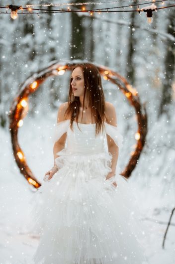 Snow White InThe Woods - nunta iarna in padure la  TreeeHouse